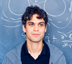 Enrico Ramirez-Ruiz wins Harvard fellowship