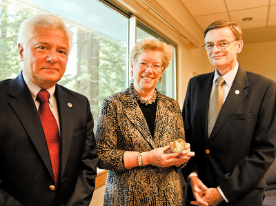 Faber receives Bruce Gold Meda